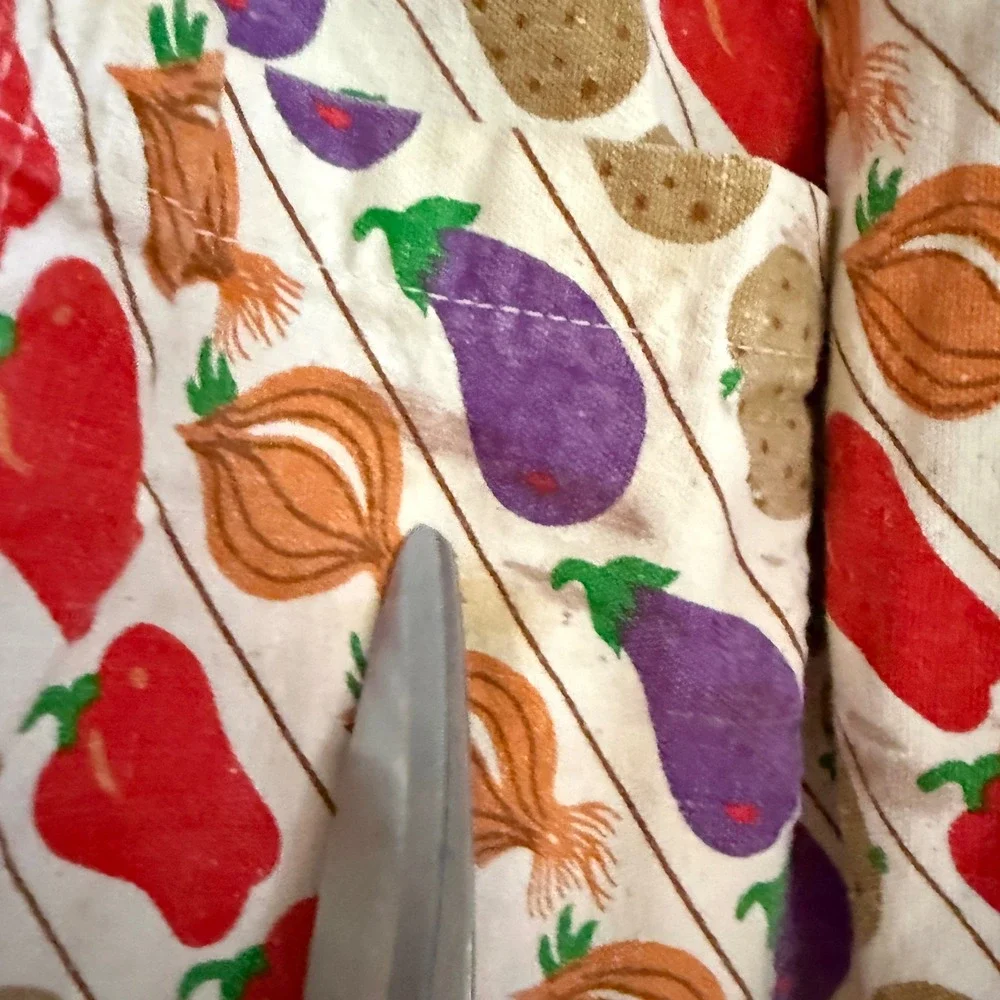 Perla Meyers Martex Vintage 70s Vegetable Print Waist Apron USA Cotton Novelty